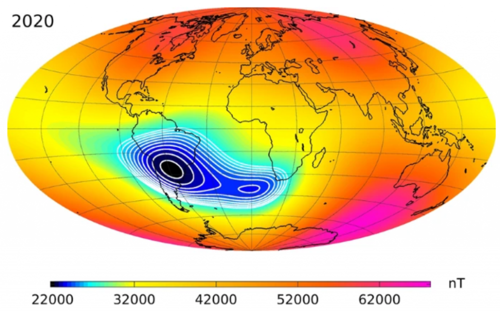 Moyenne des mesure de la force du champ magnétique terrestre par temps calme montrant une anomalie sur le Brésil et l'Argentine, s'étendant dans l'Atlantique Sud